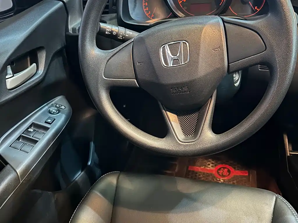 Honda Fit — фото 8