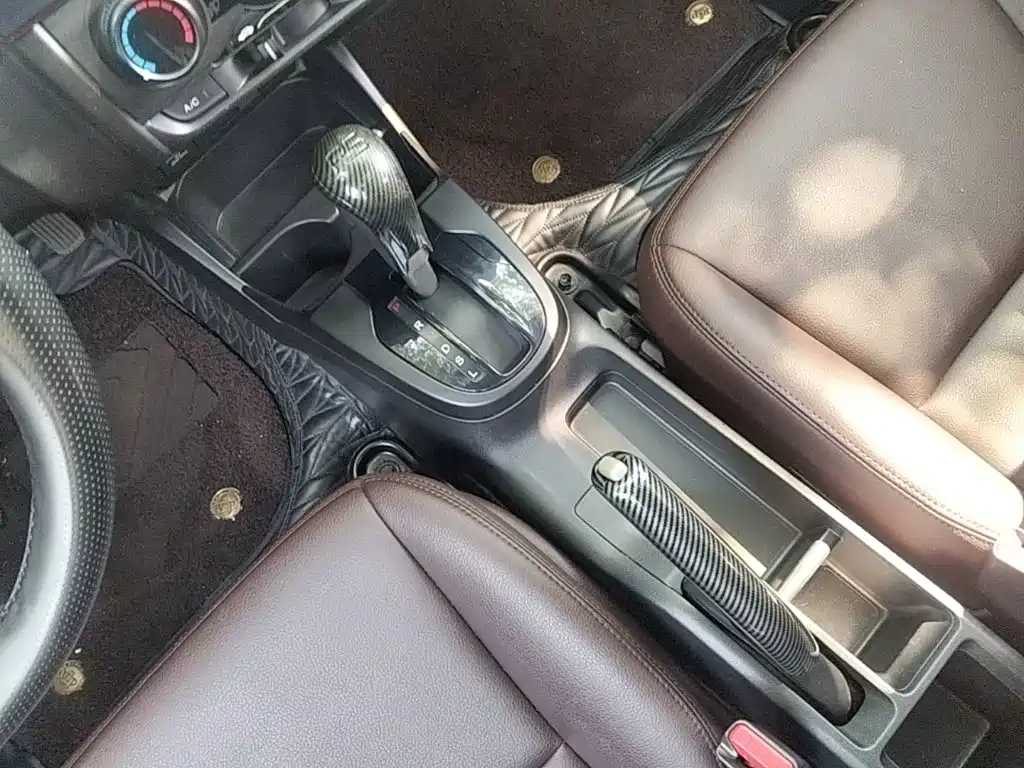 Honda Fit — фото 13