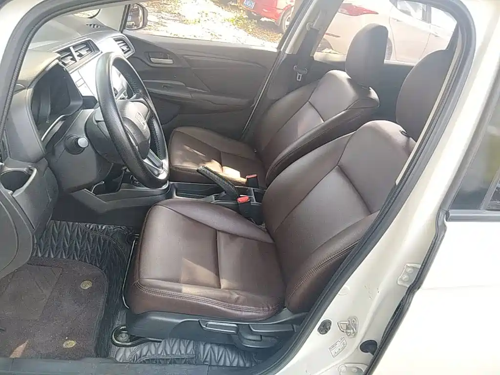 Honda Fit — фото 14