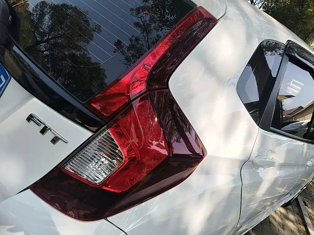 Honda Fit — фото 7