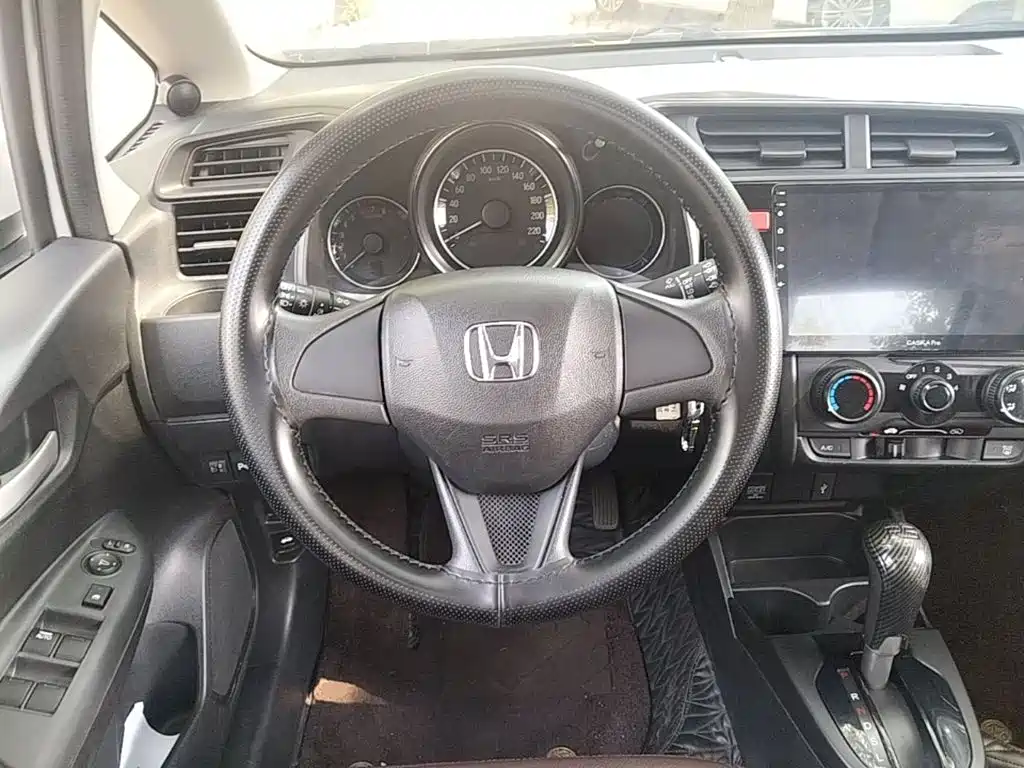Honda Fit — фото 10