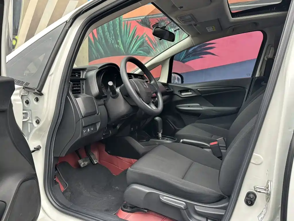 Honda Fit — фото 14