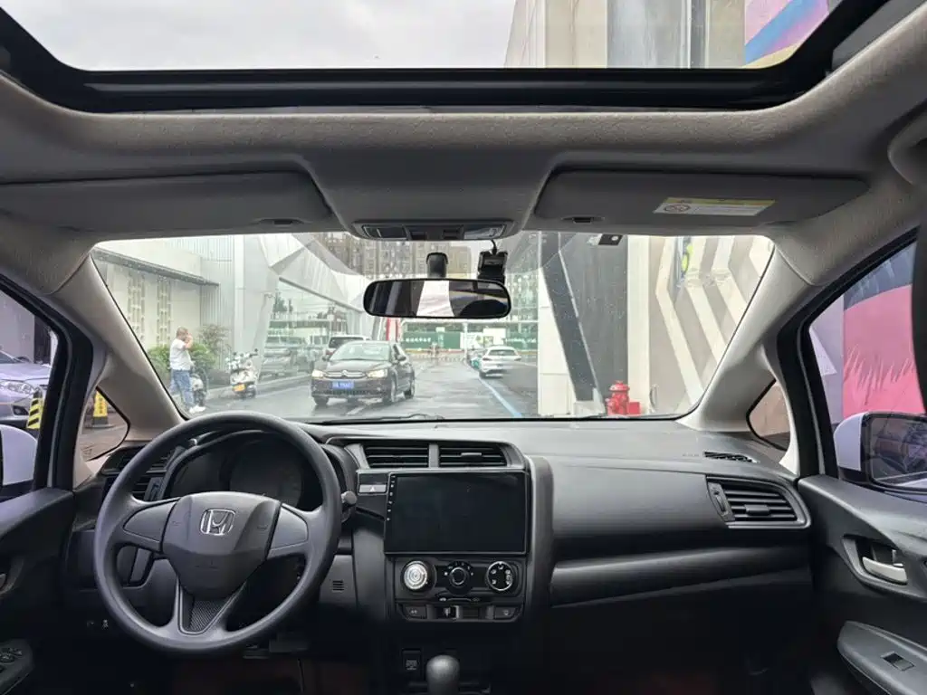 Honda Fit — фото 15