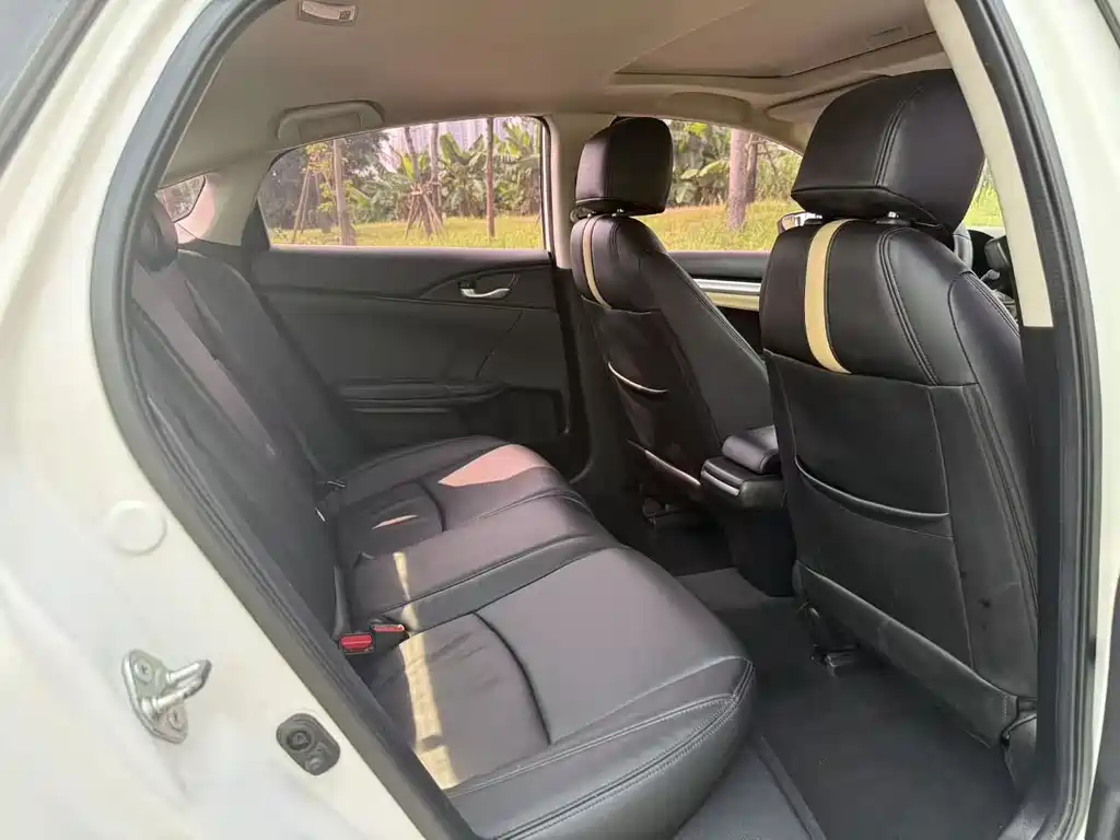 Honda Civic — фото 11