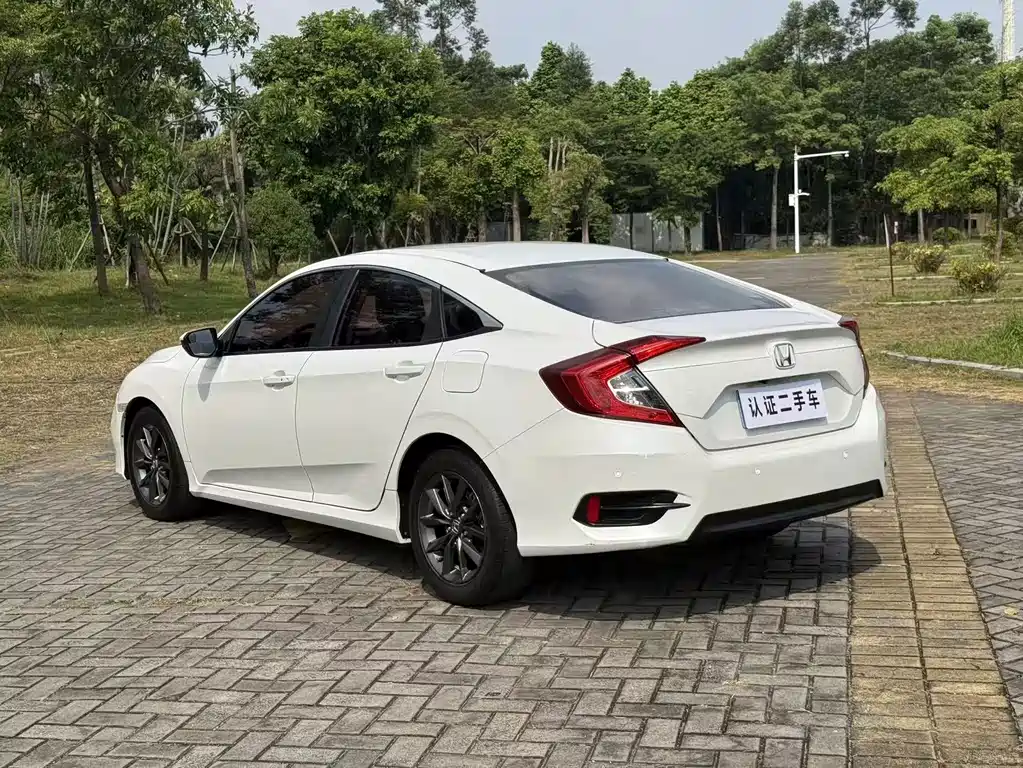 Honda Civic — фото 14