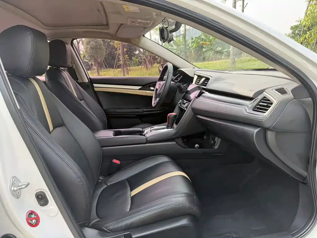Honda Civic — фото 10