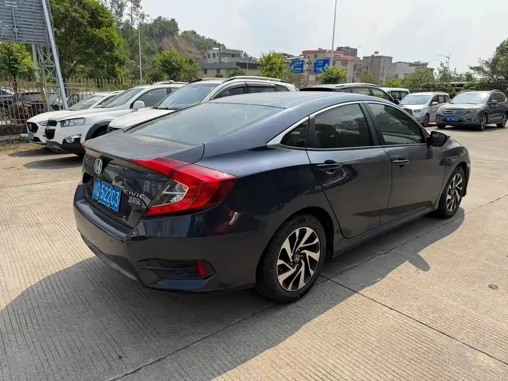 Honda Civic — фото 9