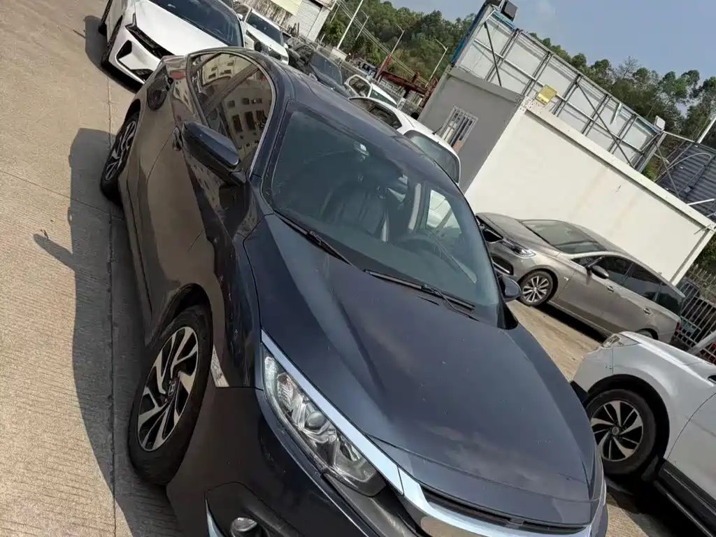 Honda Civic — фото 10