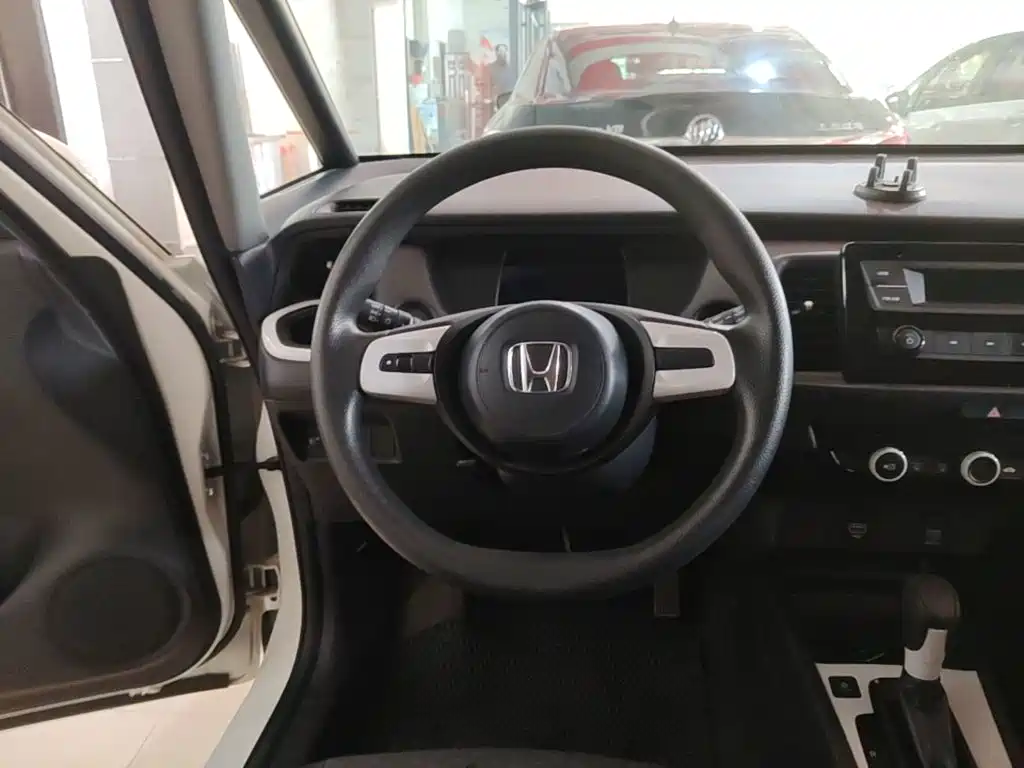 Honda Fit — фото 10