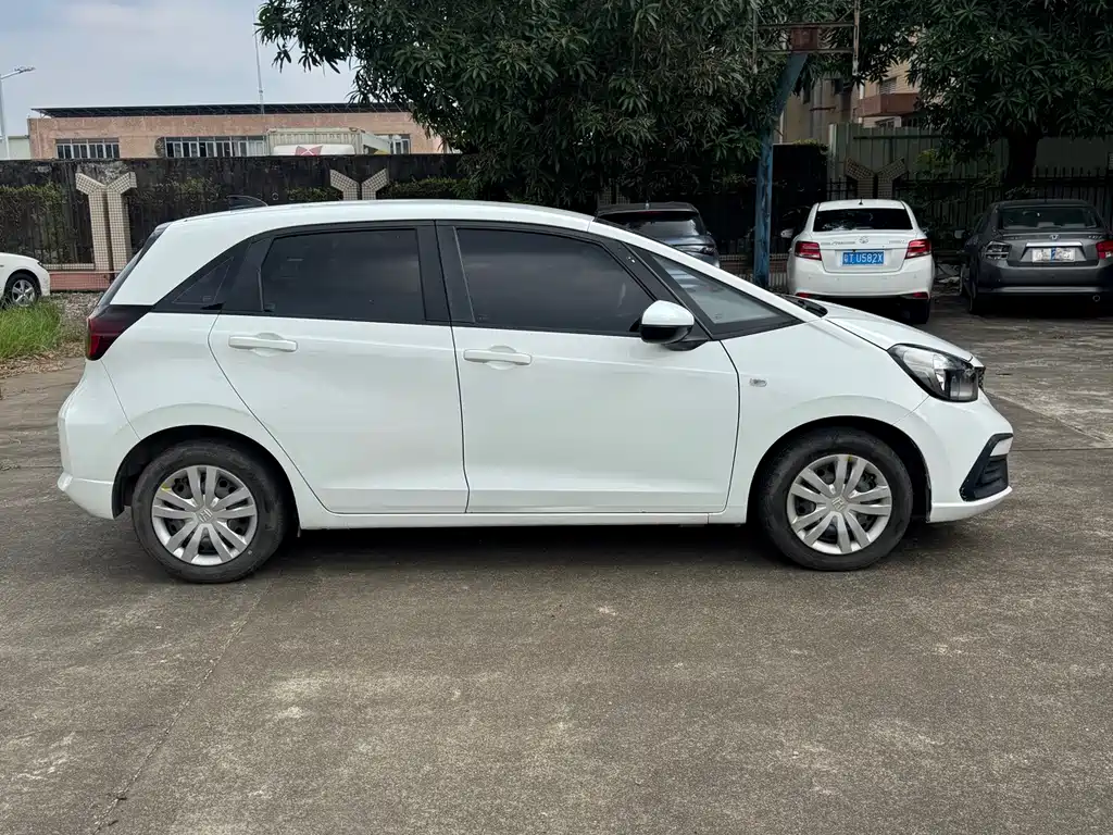 Honda Fit — фото 4