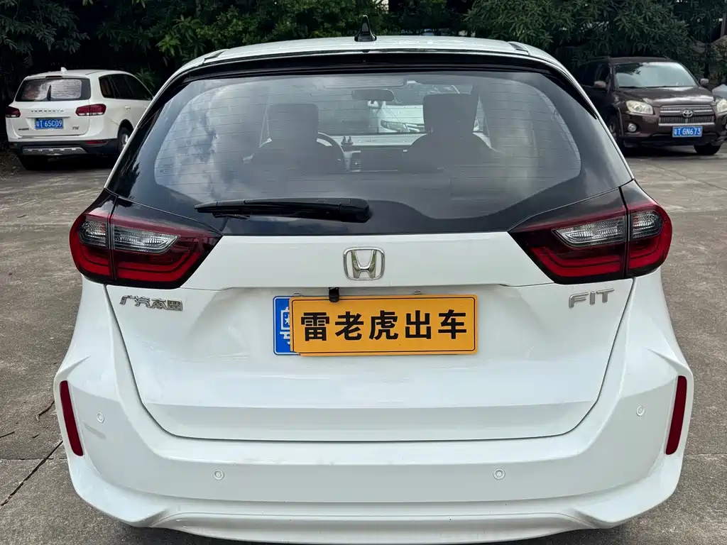 Honda Fit — фото 5