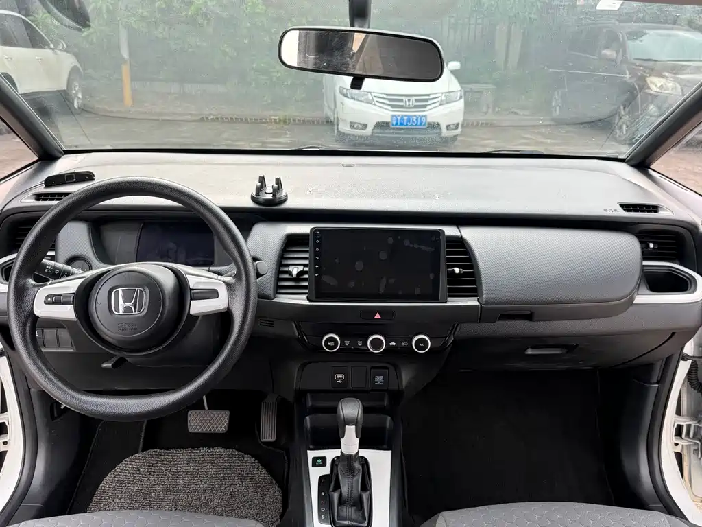 Honda Fit — фото 8
