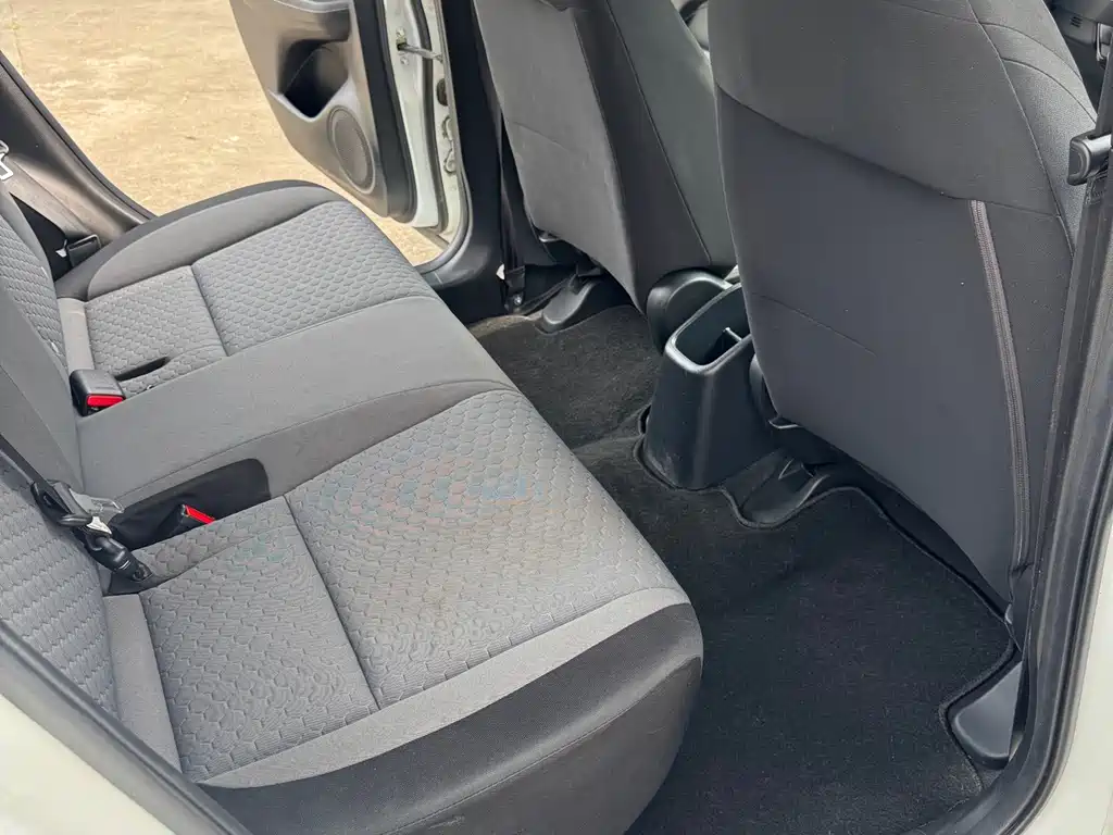 Honda Fit — фото 10