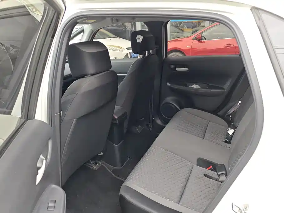 Honda Fit — фото 11