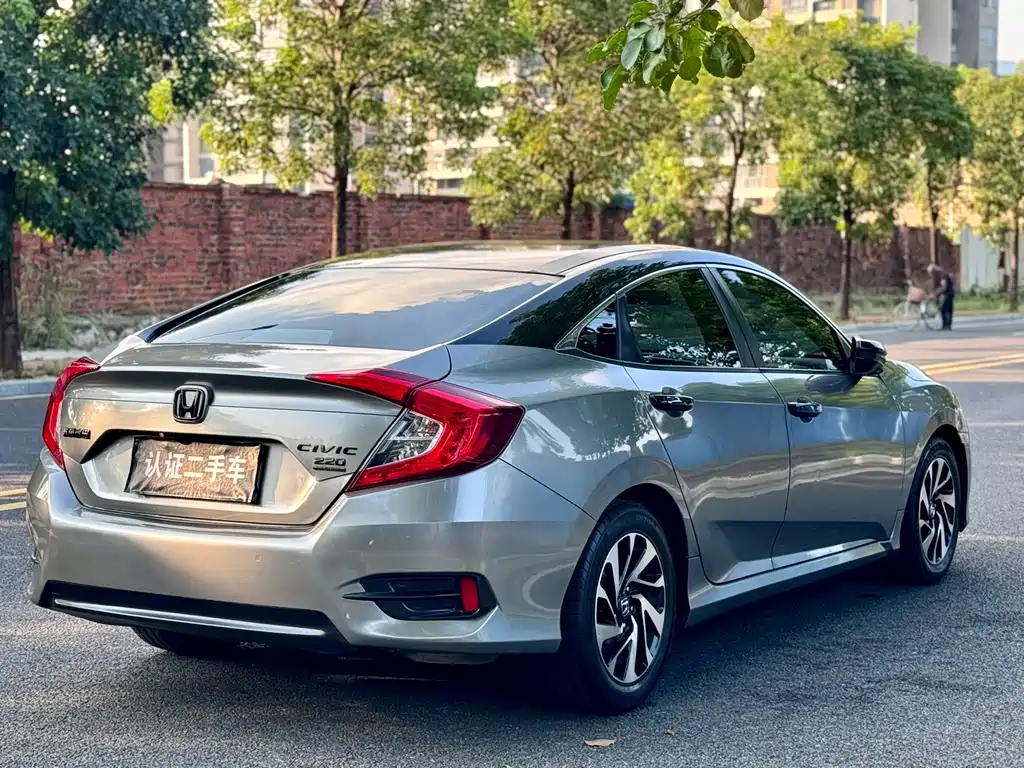 Honda Civic — фото 4