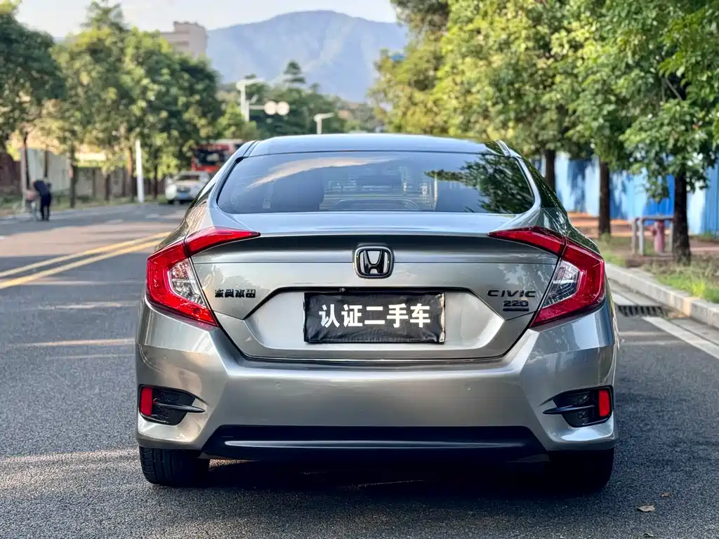Honda Civic — фото 5