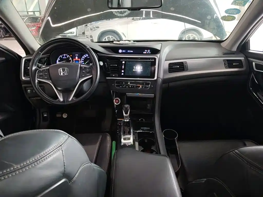 Honda Spirior — фото 10