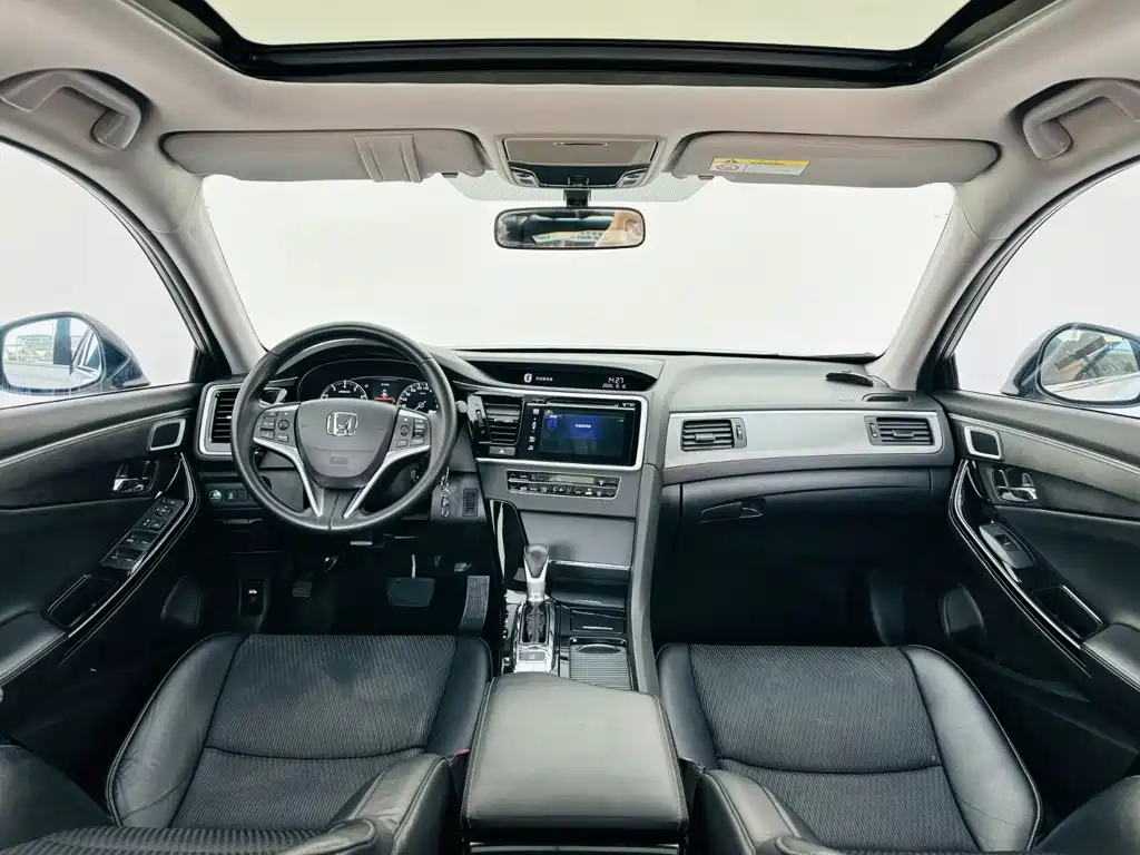 Honda Spirior — фото 15