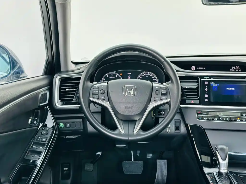 Honda Spirior — фото 17
