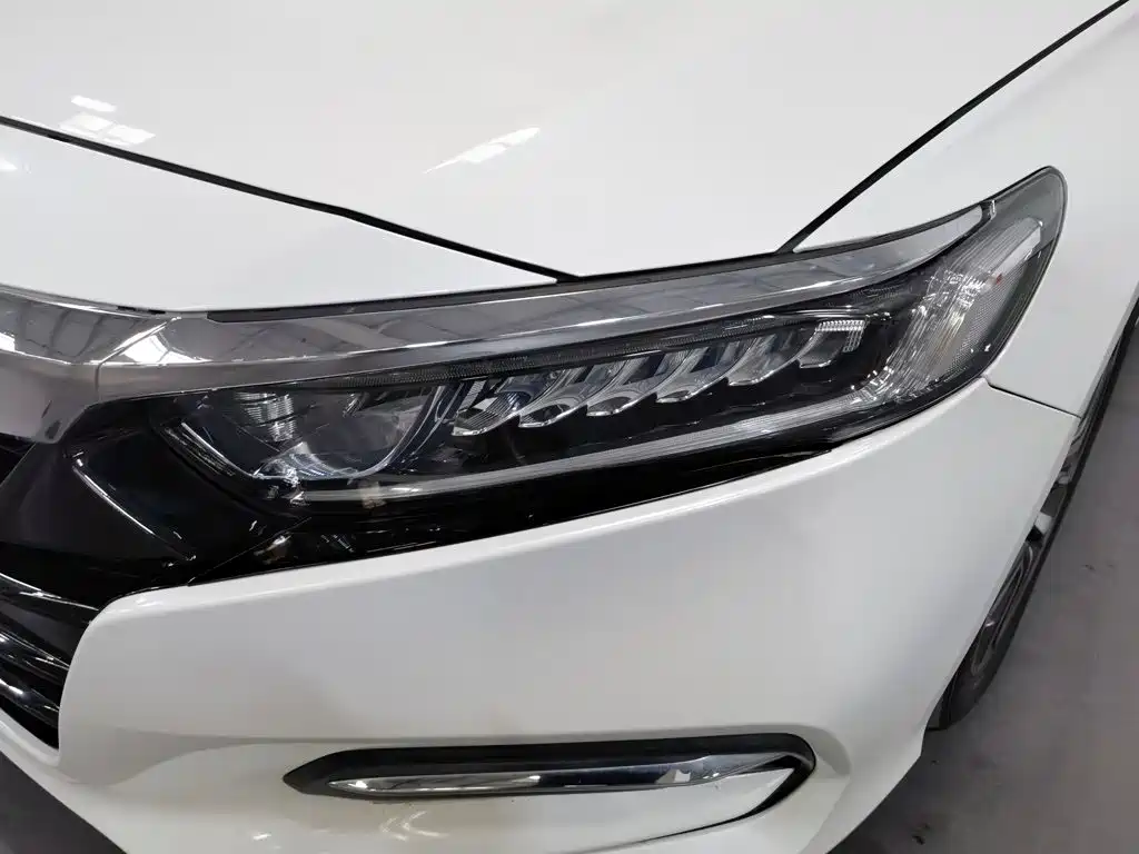Honda Accord — фото 7