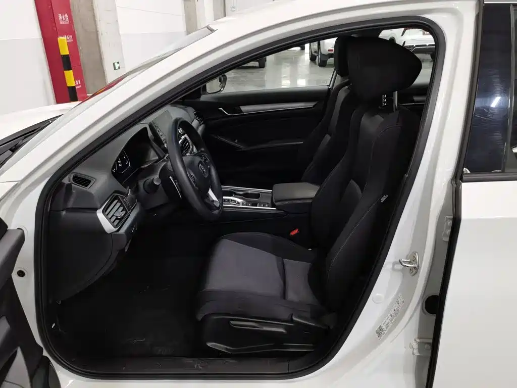 Honda Accord — фото 10