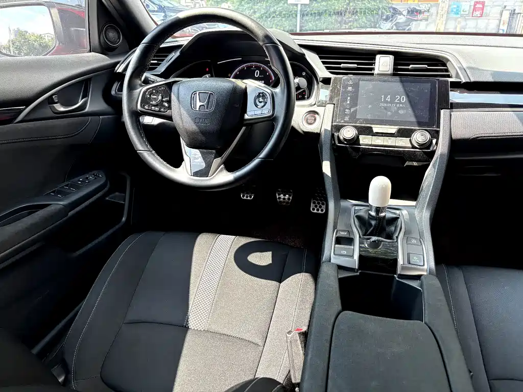 Honda Civic — фото 10