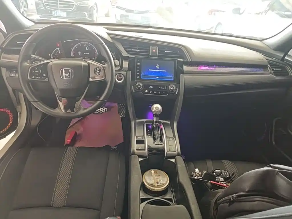 Honda Civic — фото 10