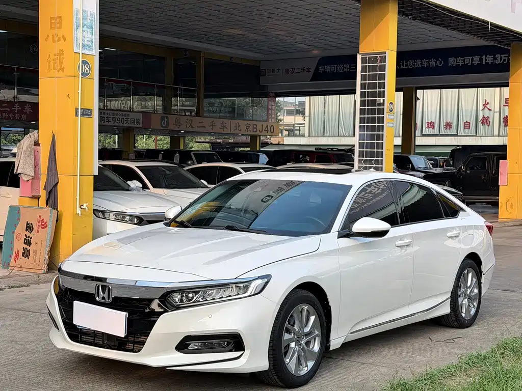 Honda Accord — фото 1