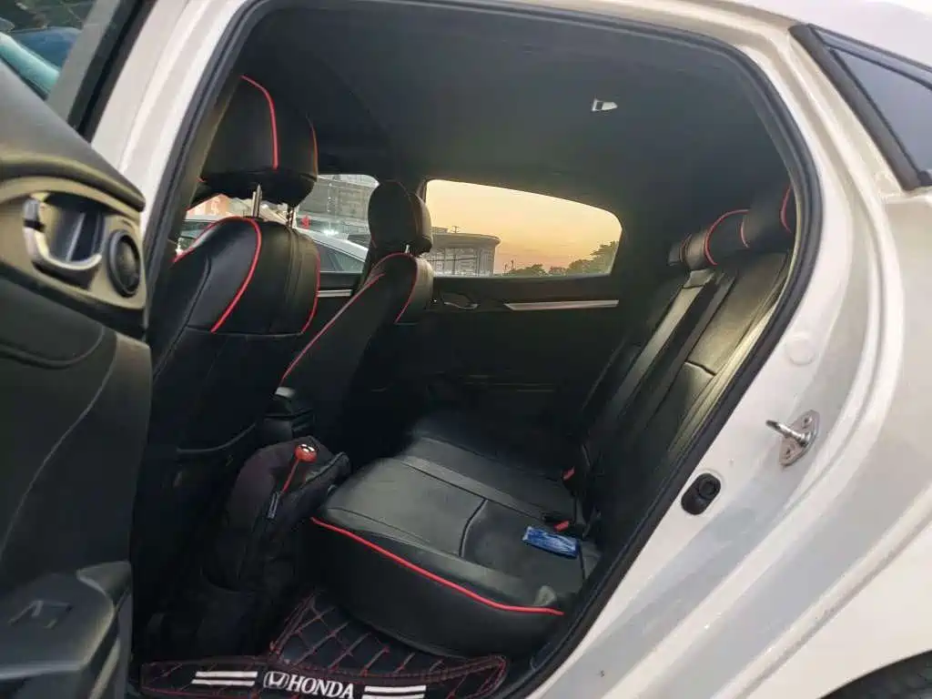 Honda Civic — фото 7