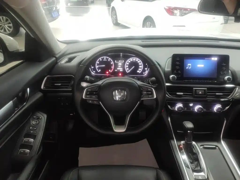 Honda Inspire — фото 10