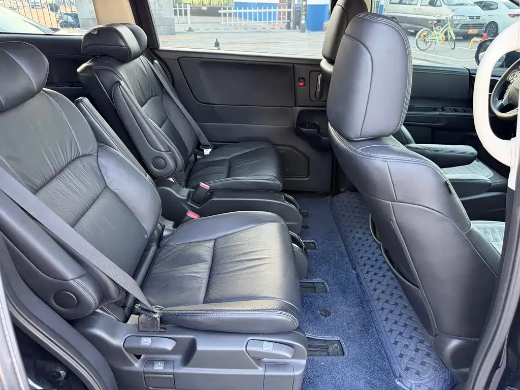 Honda Odyssey — фото 15