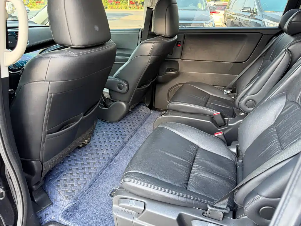 Honda Odyssey — фото 10