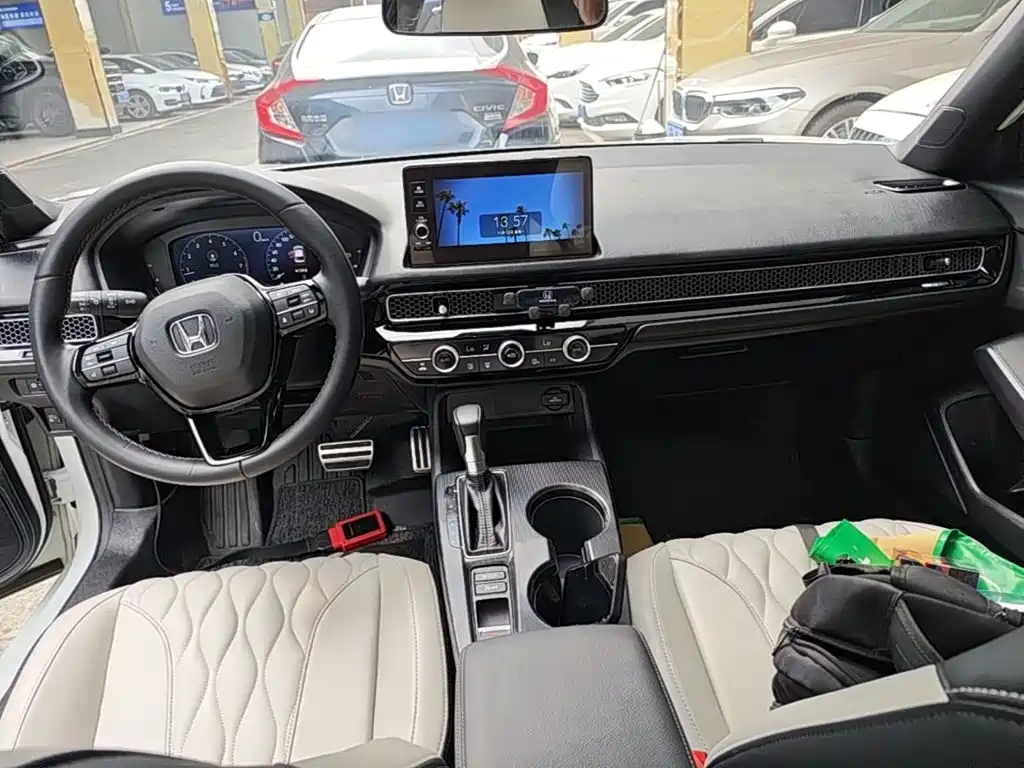 Honda Civic — фото 9