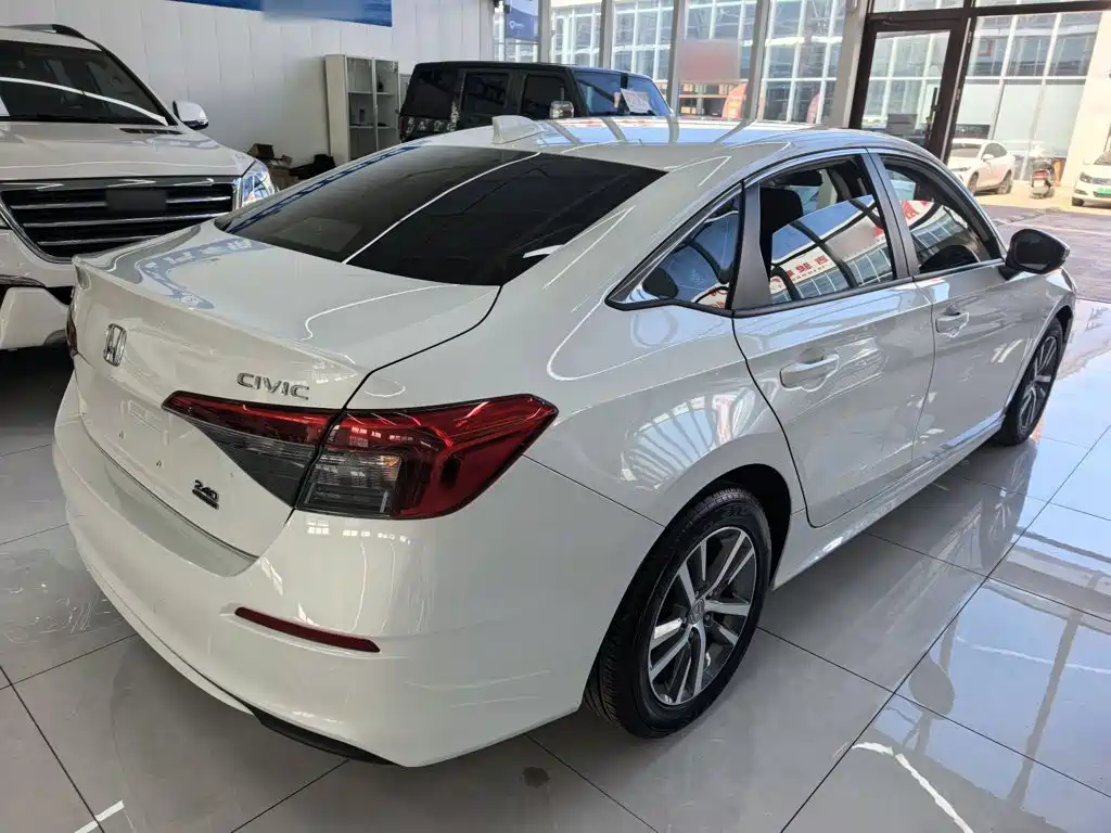 Honda Civic — фото 10