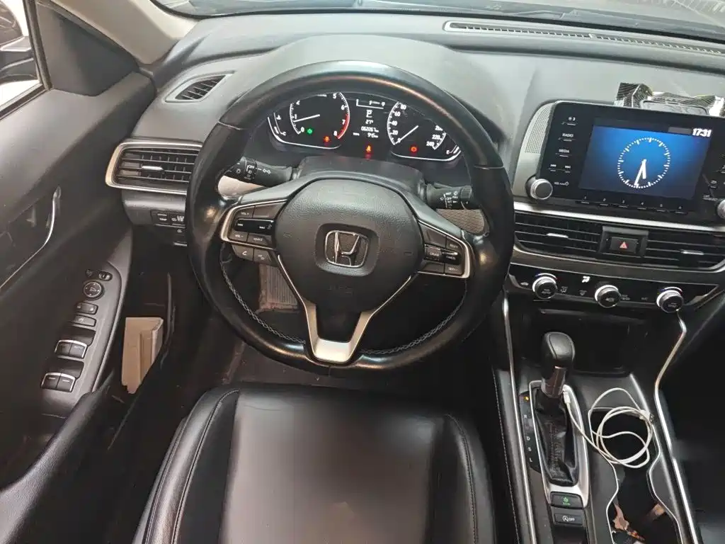 Honda Accord — фото 11