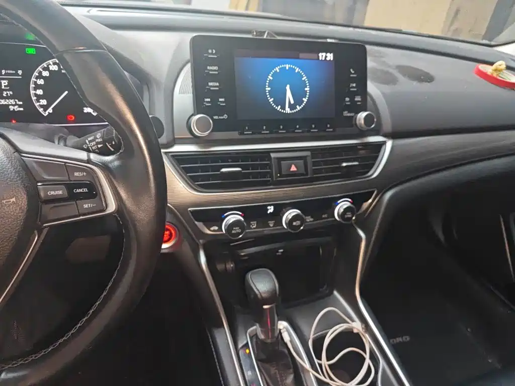 Honda Accord — фото 14