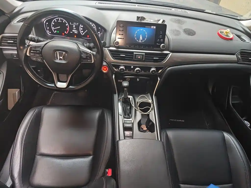 Honda Accord — фото 10