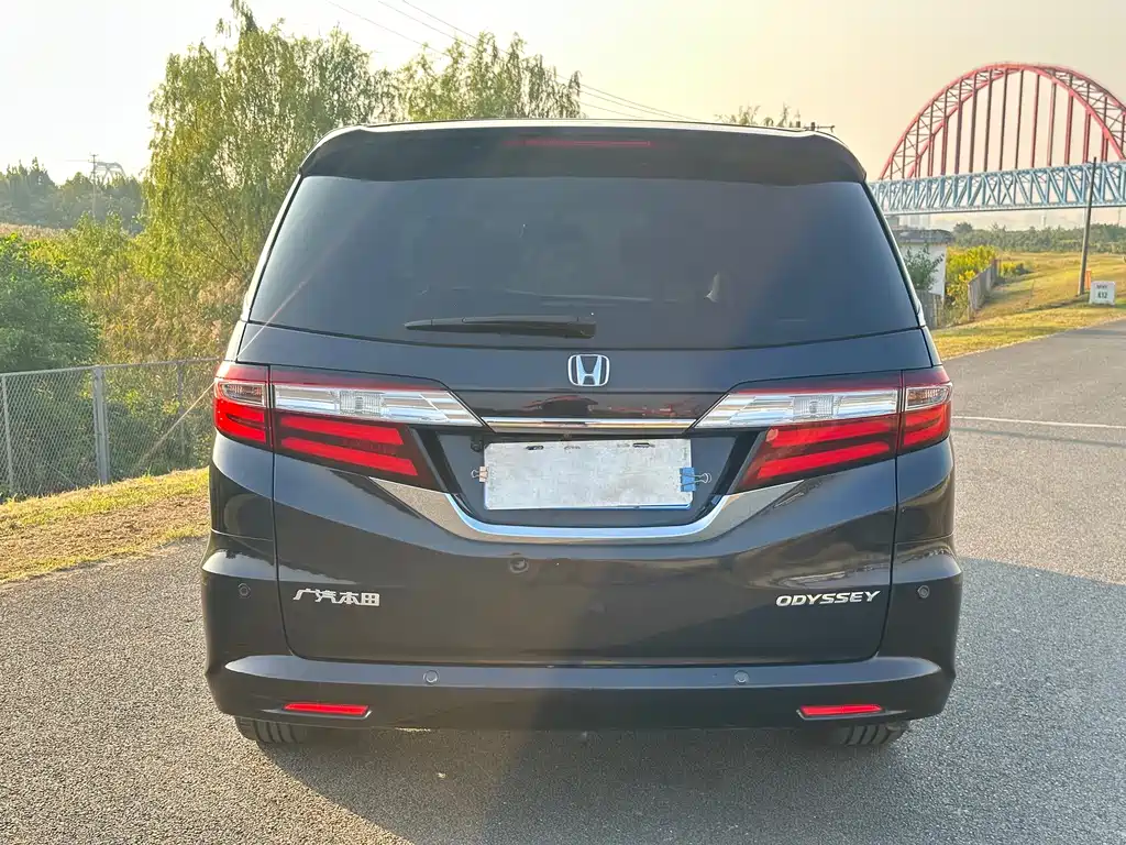 Honda Odyssey — фото 17