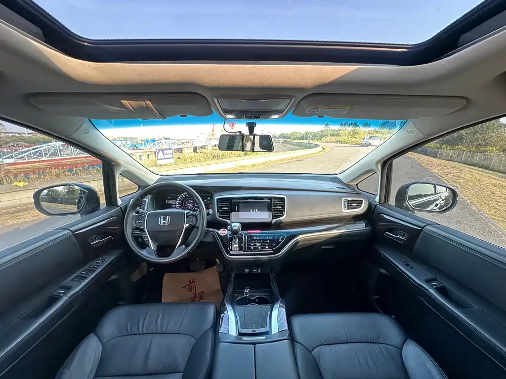 Honda Odyssey — фото 10