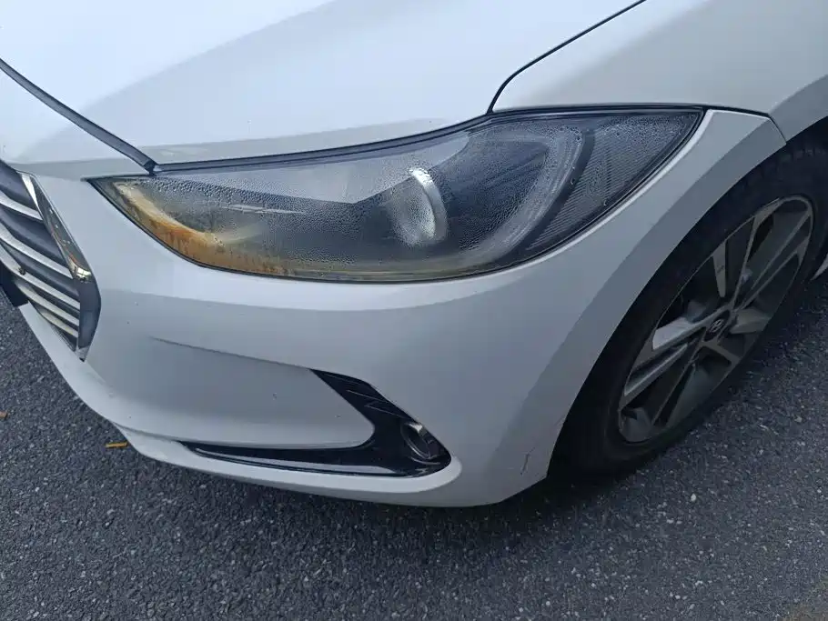 Hyundai Elantra — фото 5