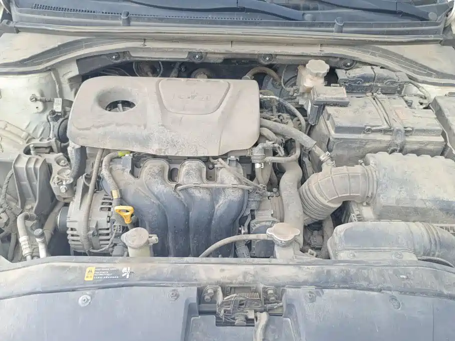 Hyundai Elantra — фото 10