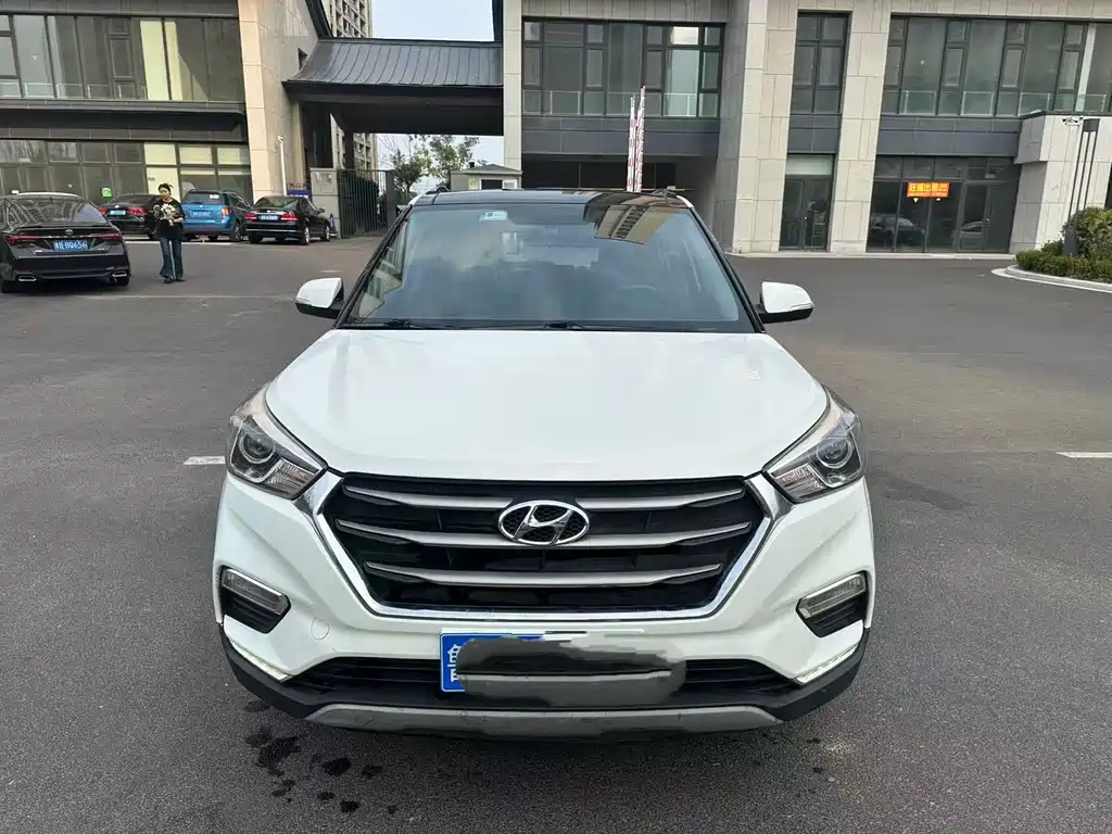 Hyundai ix25 — фото 1