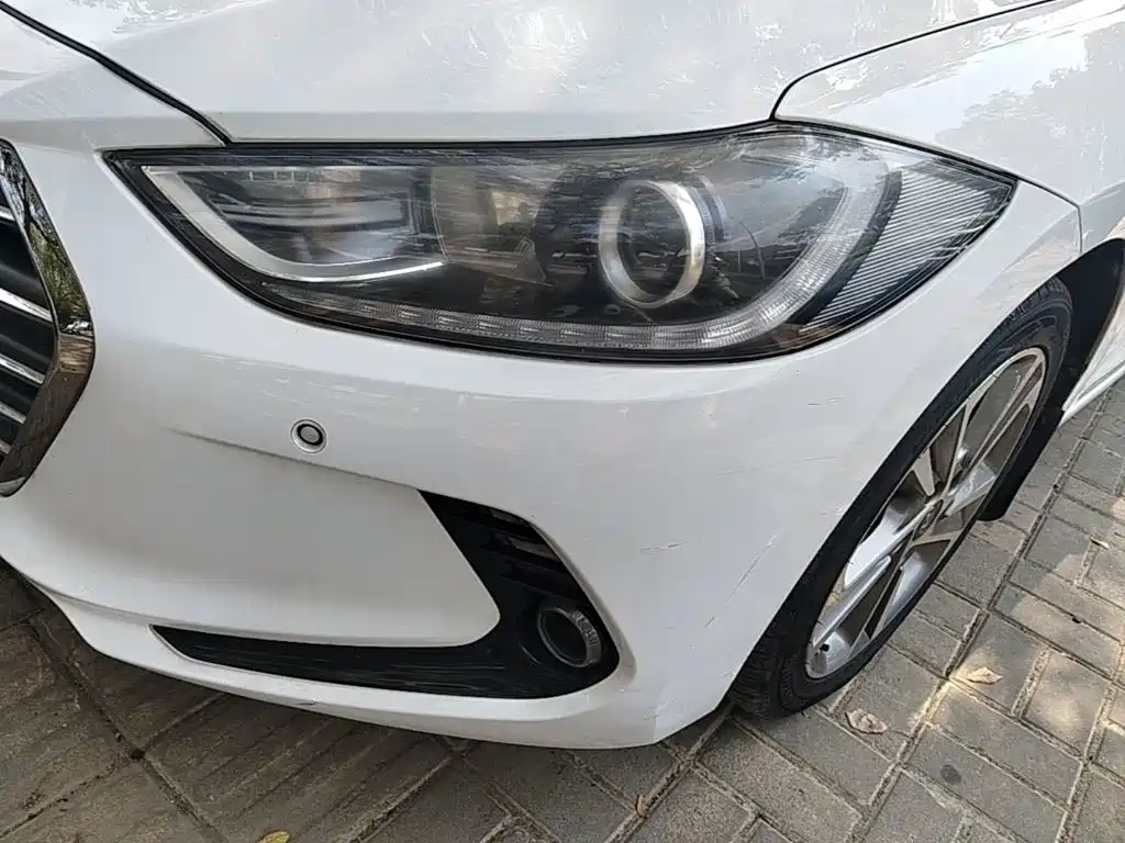 Hyundai Elantra — фото 23