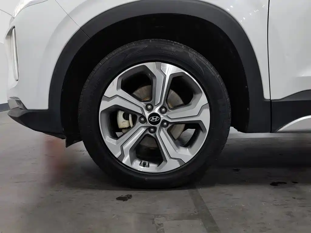 Hyundai Santa Fe — фото 17