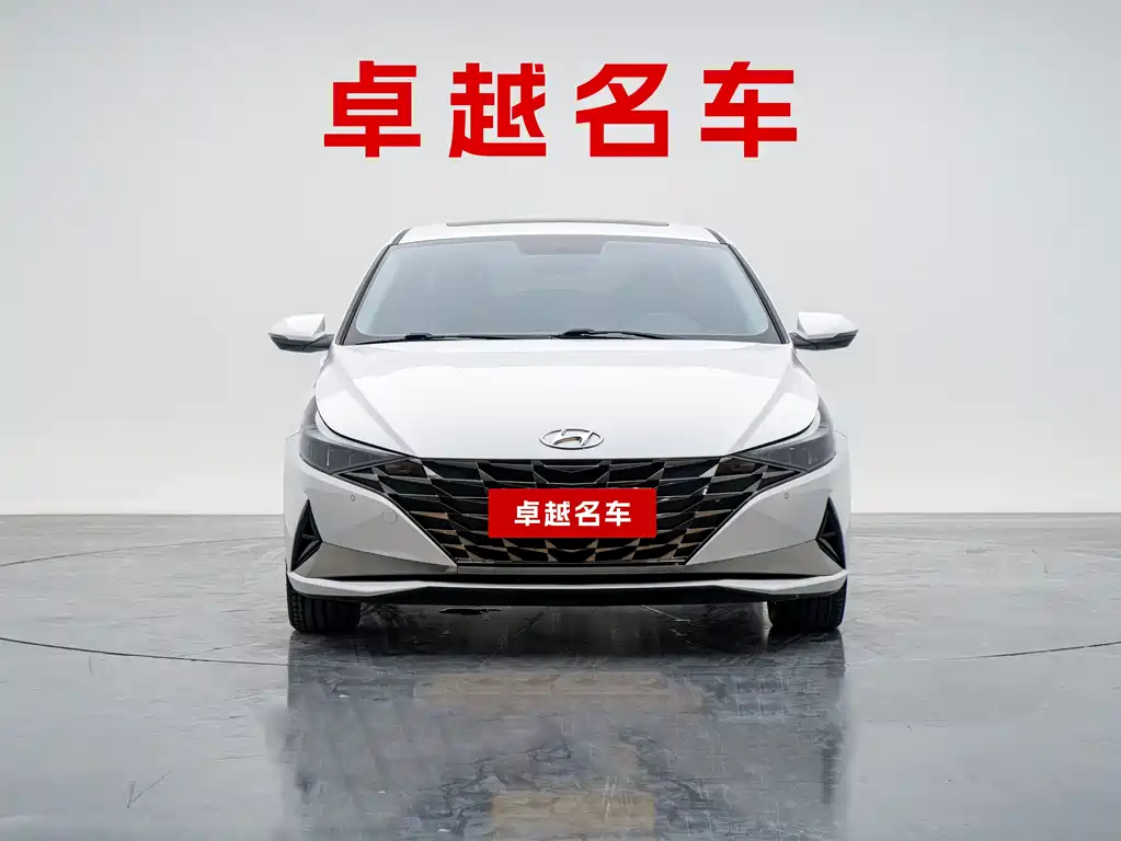 Hyundai Elantra — фото 2