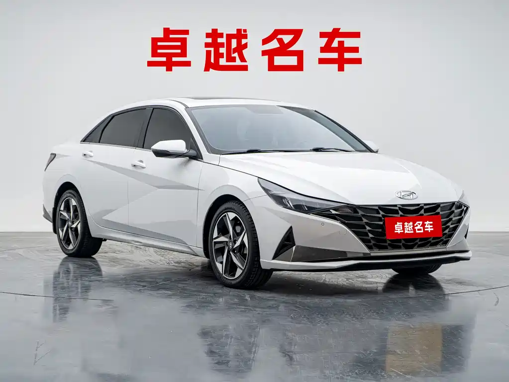 Hyundai Elantra — фото 3