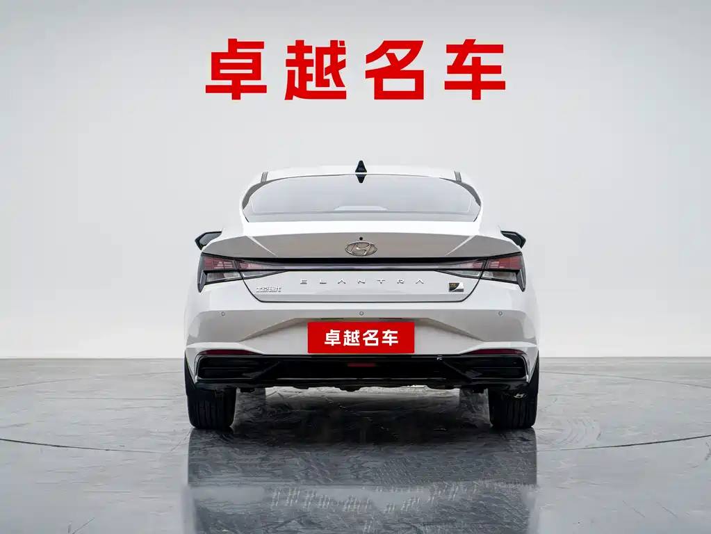 Hyundai Elantra — фото 7