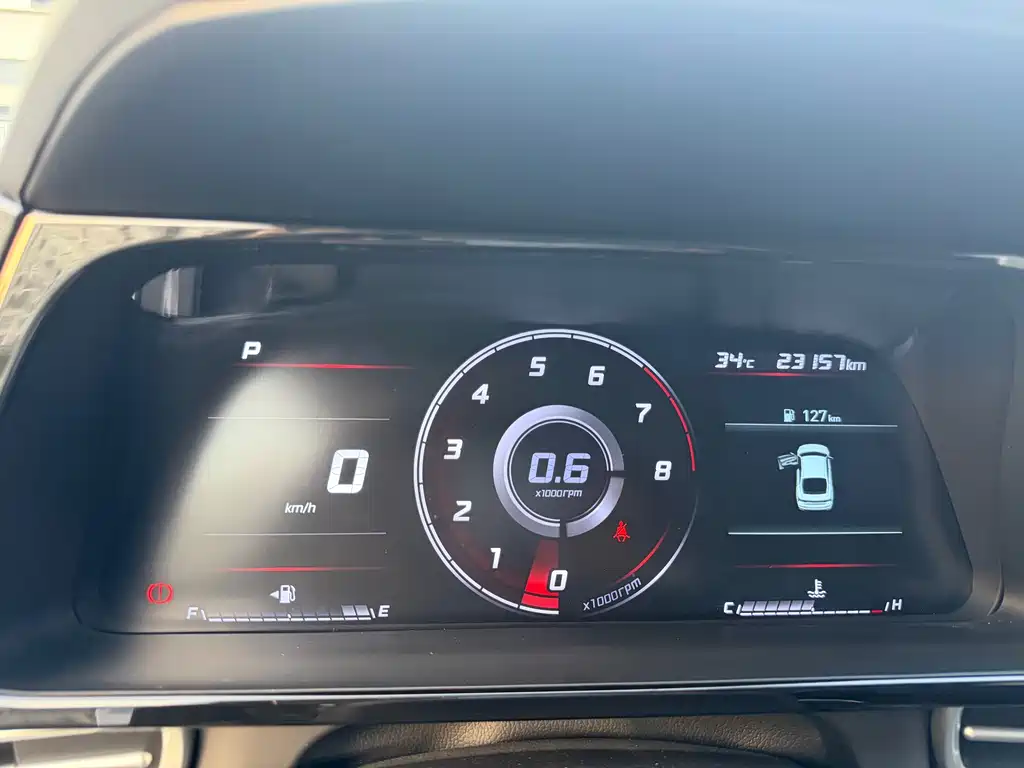 Hyundai Elantra — фото 12