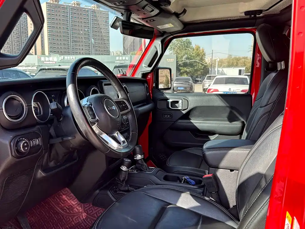 Jeep Wrangler — фото 6
