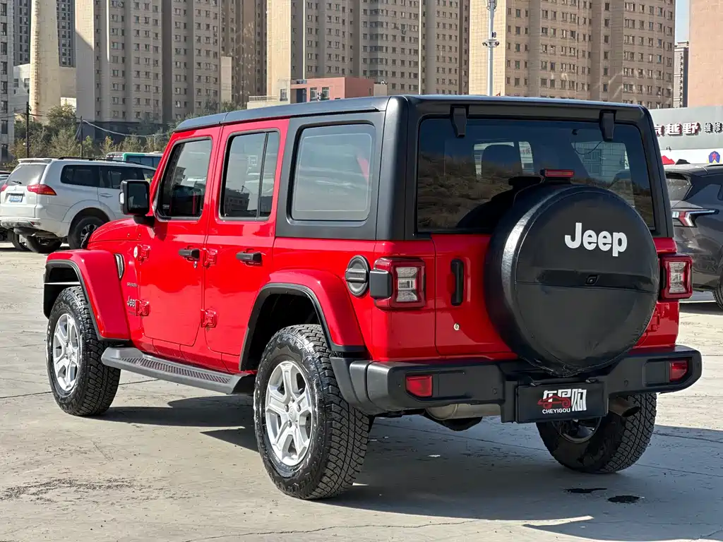 Jeep Wrangler — фото 9